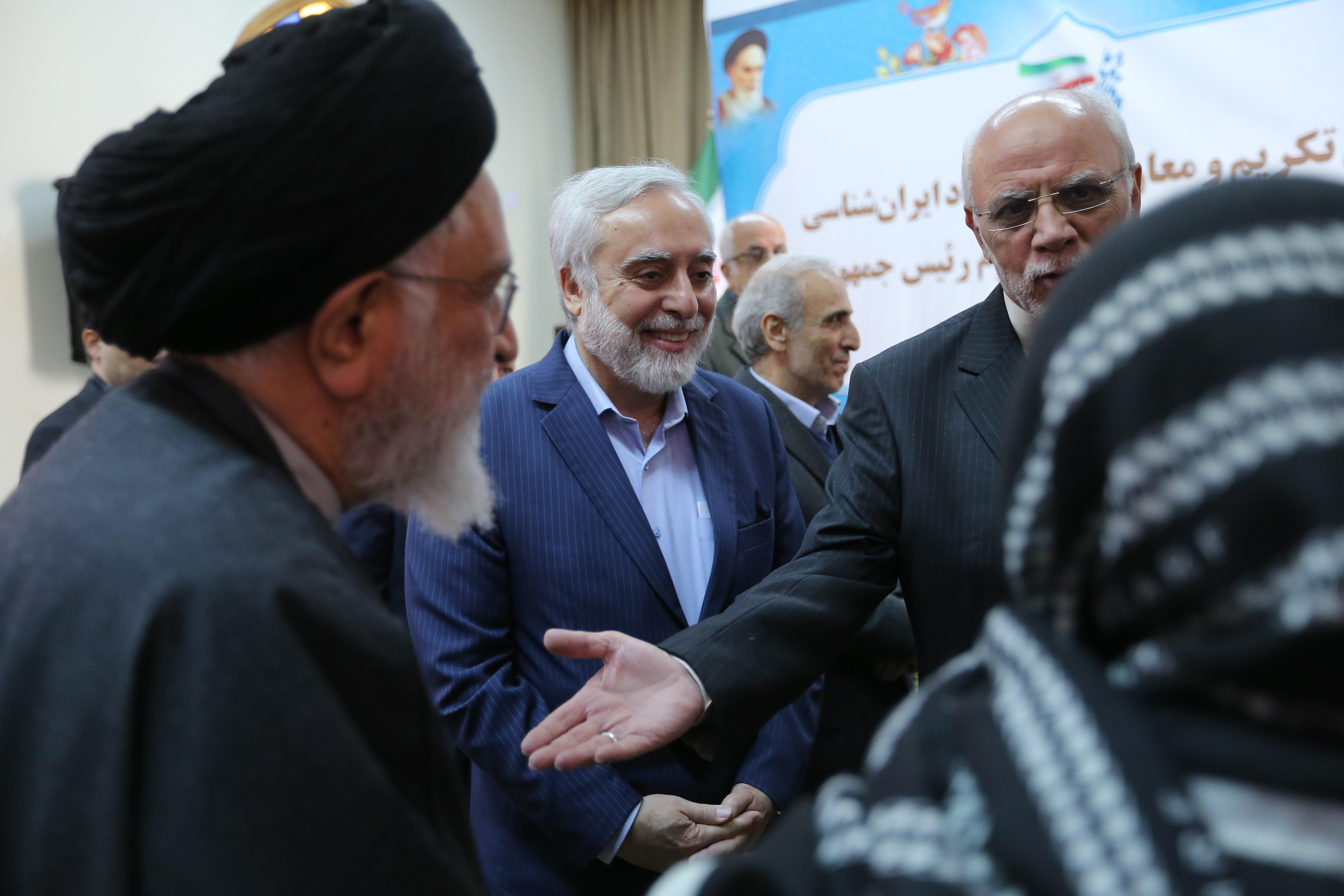 تکریم و معارفه