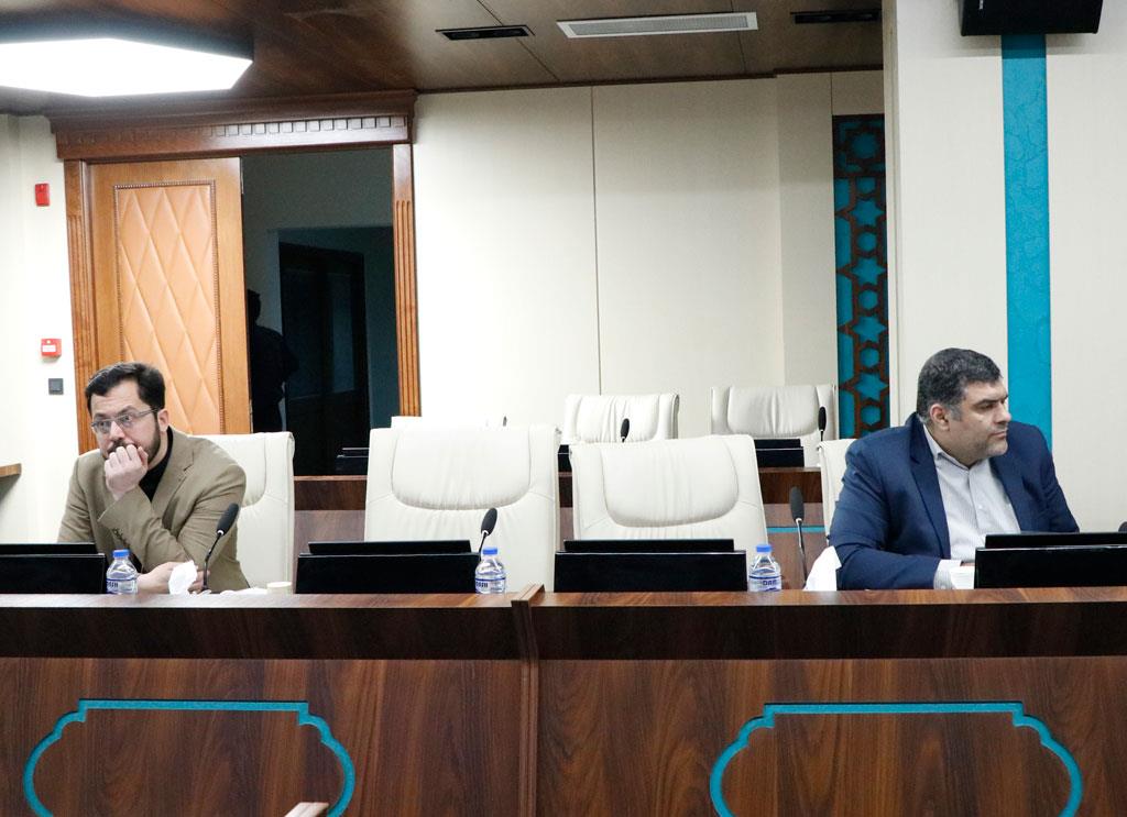 نشست بررسی و تحلیل اسناد مصوبات حوزه علم و فناوری 13