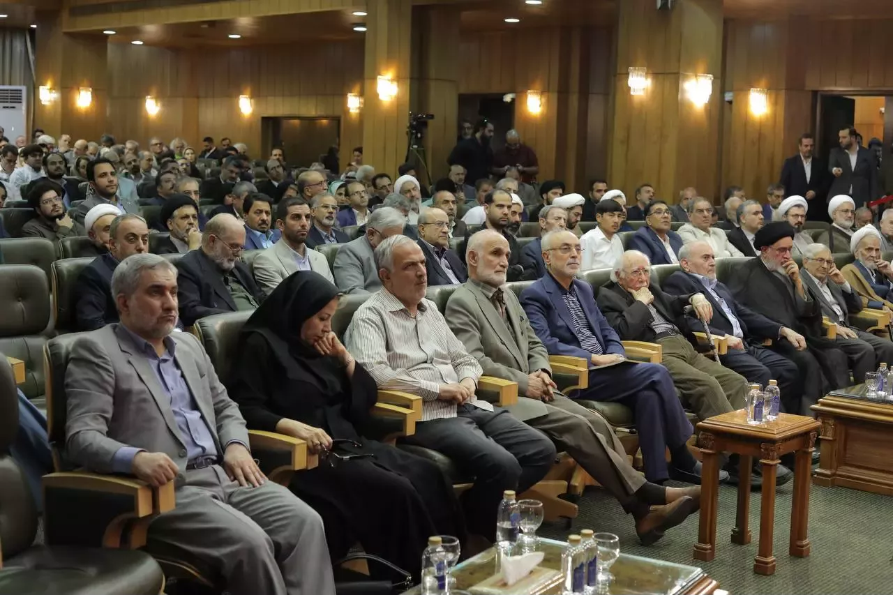 آیین رونمایی 18