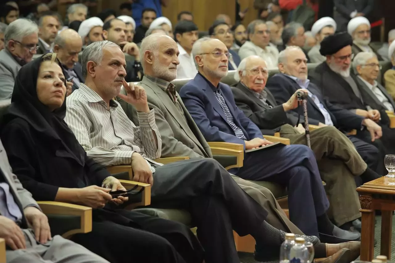 آیین رونمایی 16