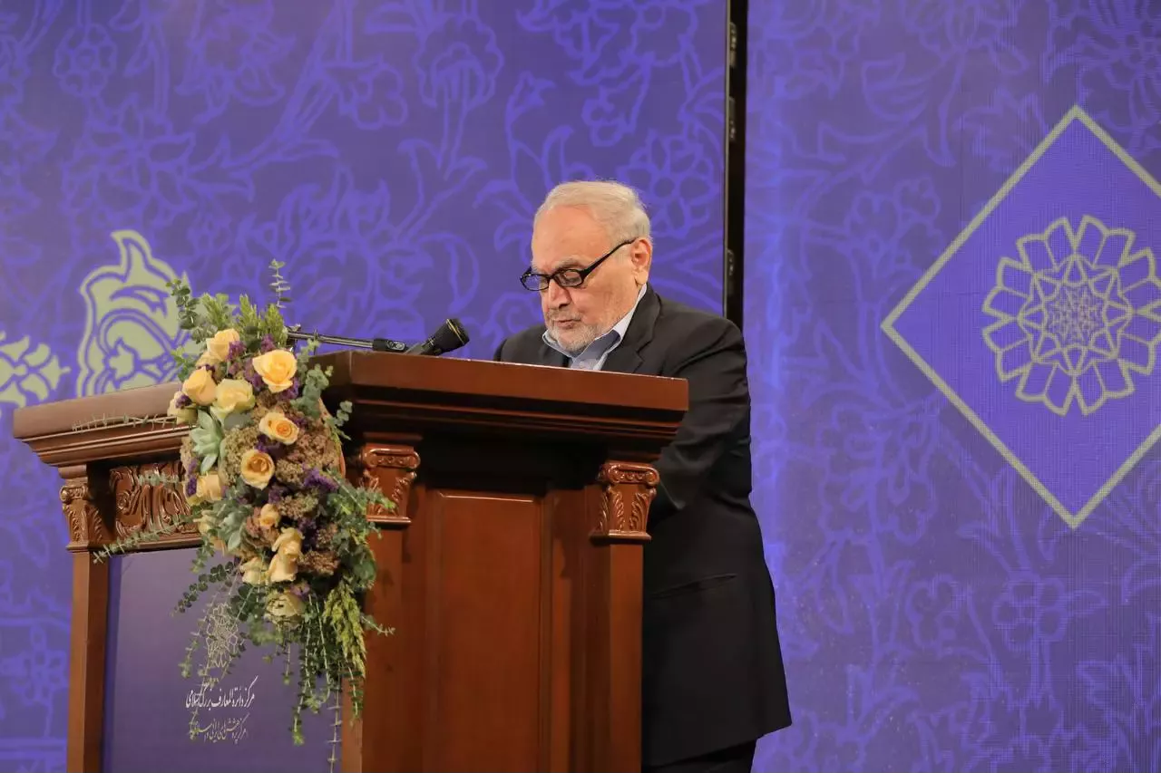 آیین رونمایی 8