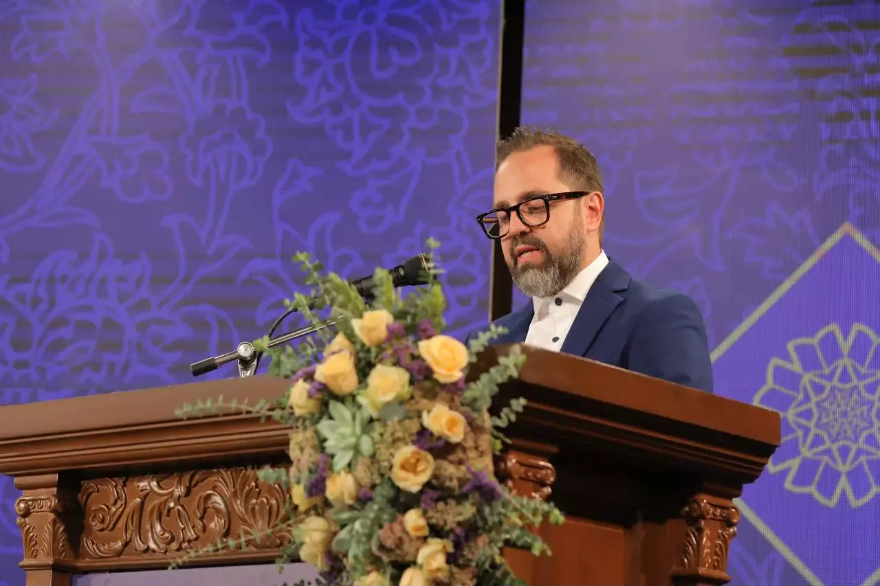 آیین رونمایی 7