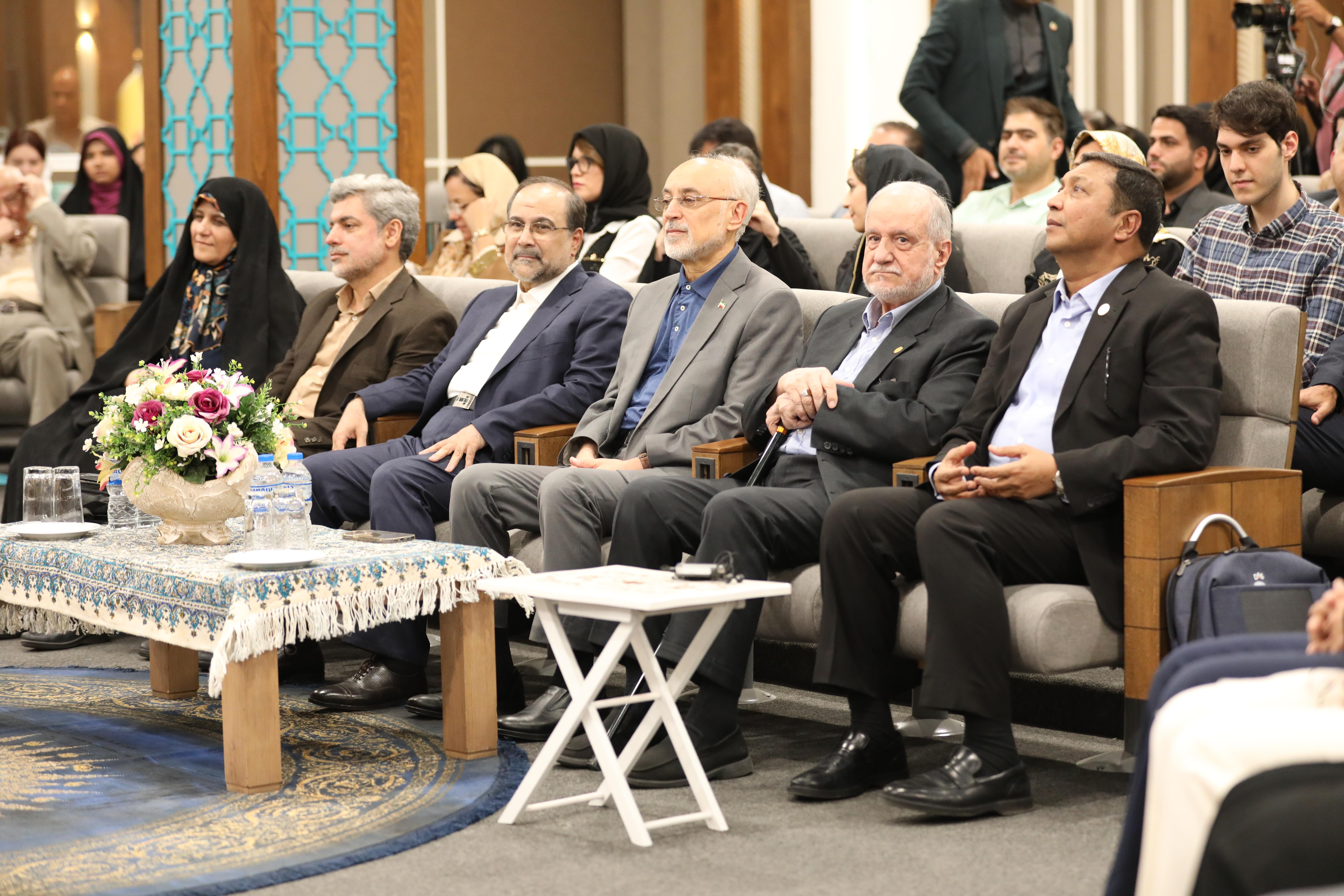 جایزه مصطفی 42