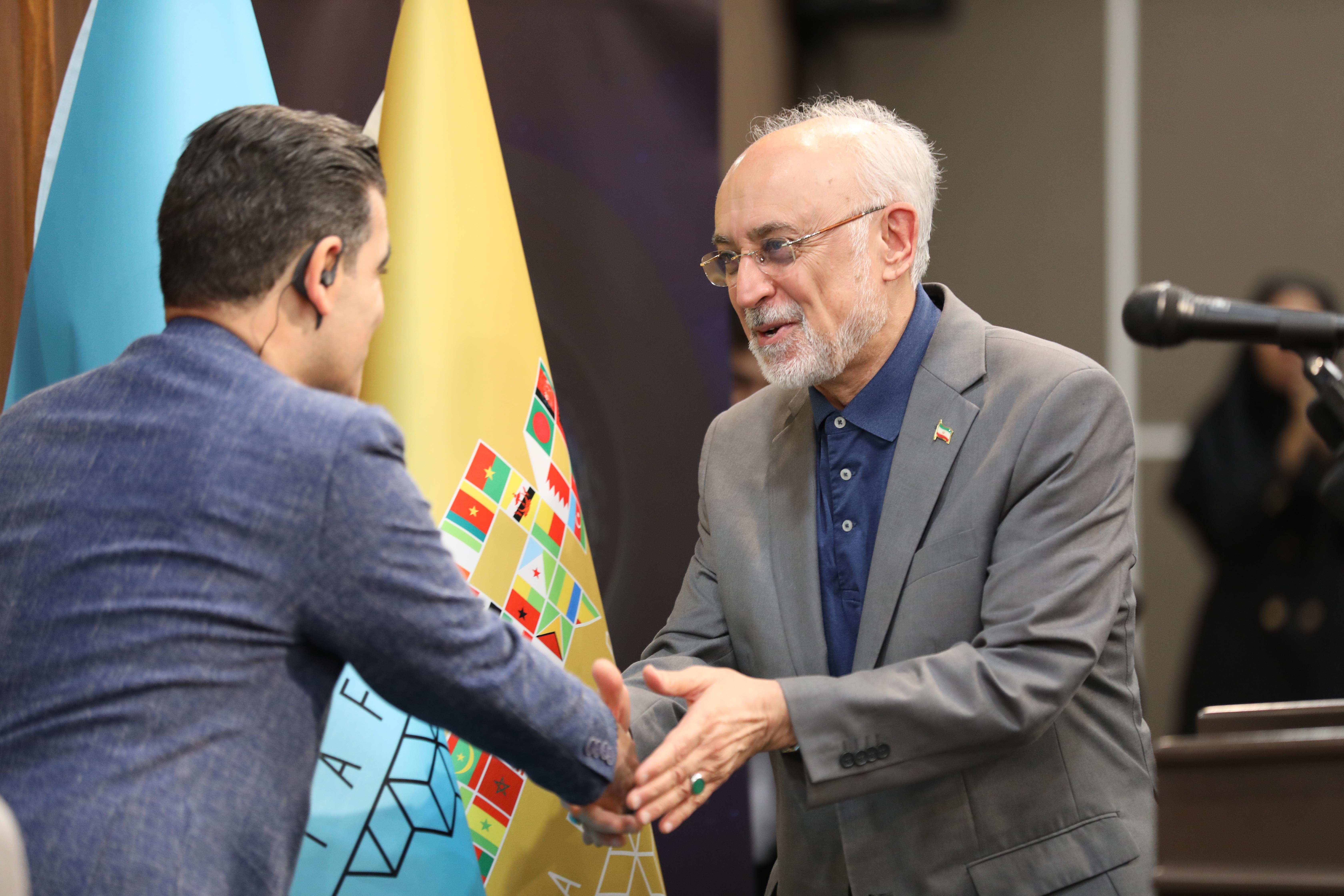 جایزه مصطفی 41