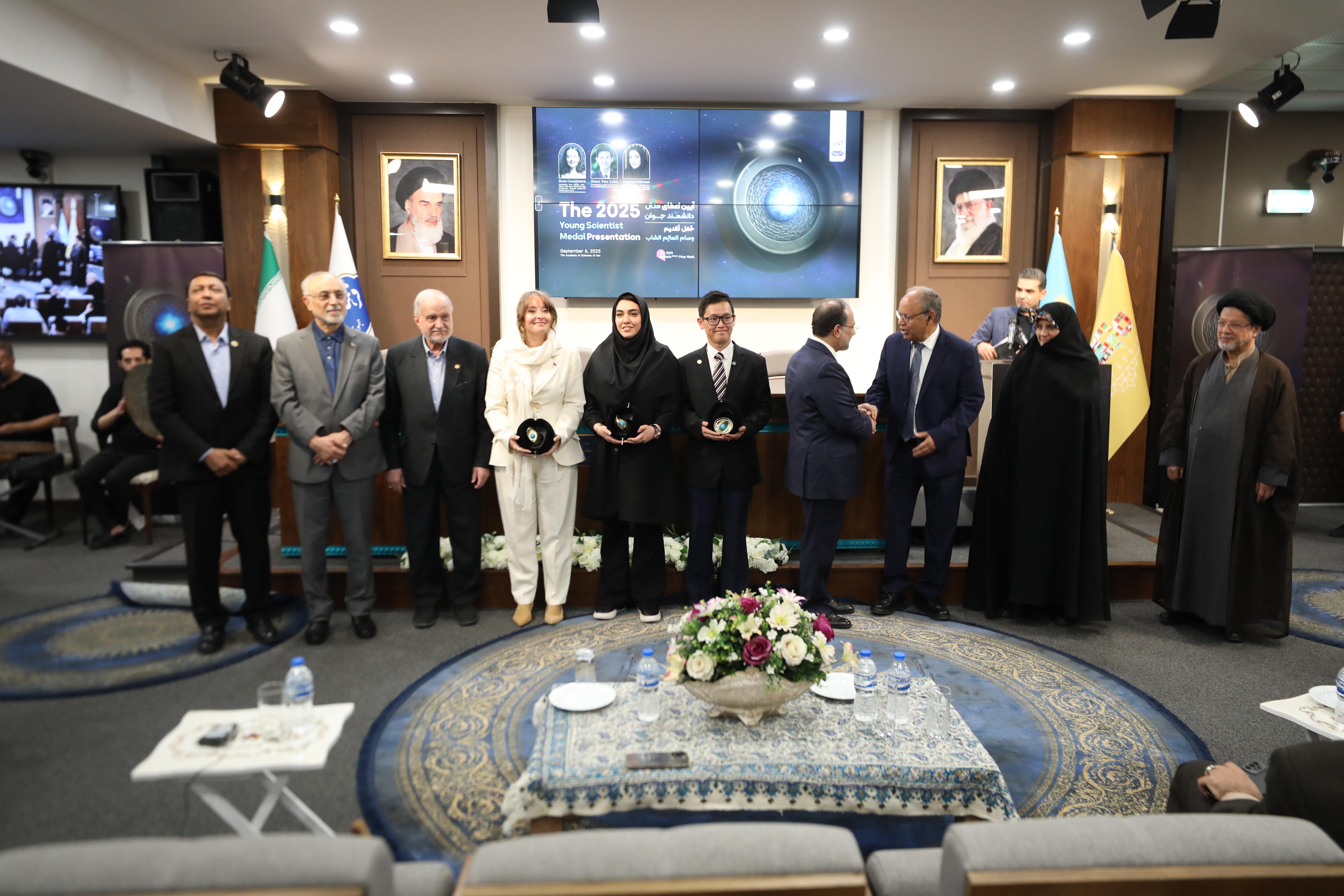 جایزه مصطفی 31