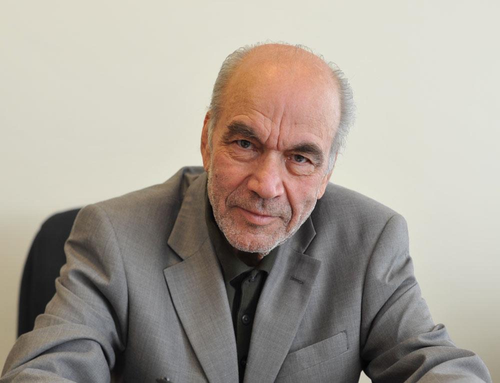 دکتر رضا داوری اردکانی