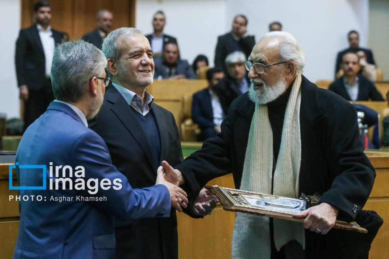 Prof. Rafipoor Receives the 15th Farabi International Award