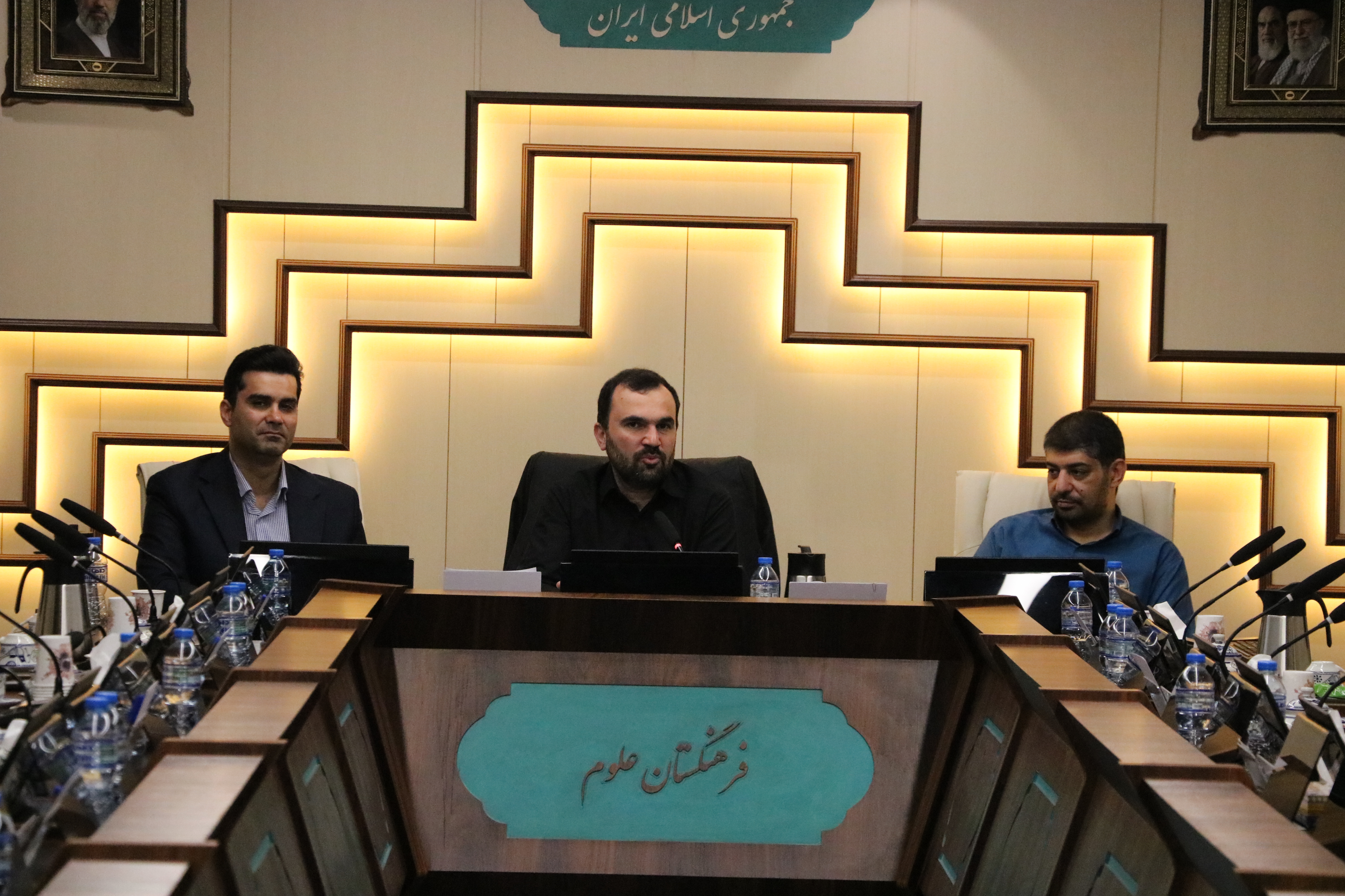 نشست شبکه اندیشمندان جوان فرهنگستان علوم