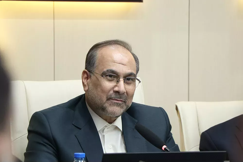 دکتر مخبر دزفولی: باید بر روی ابن‌سینا سرمایه‌گذاری تمدنی کنیم