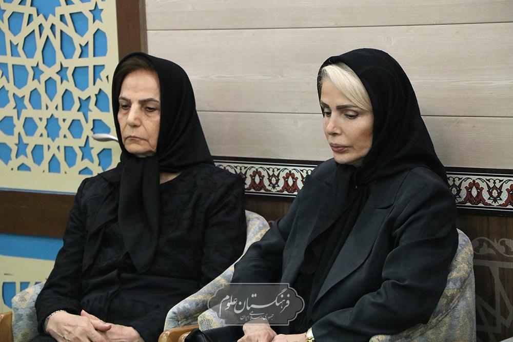 مجلس یادبود 34