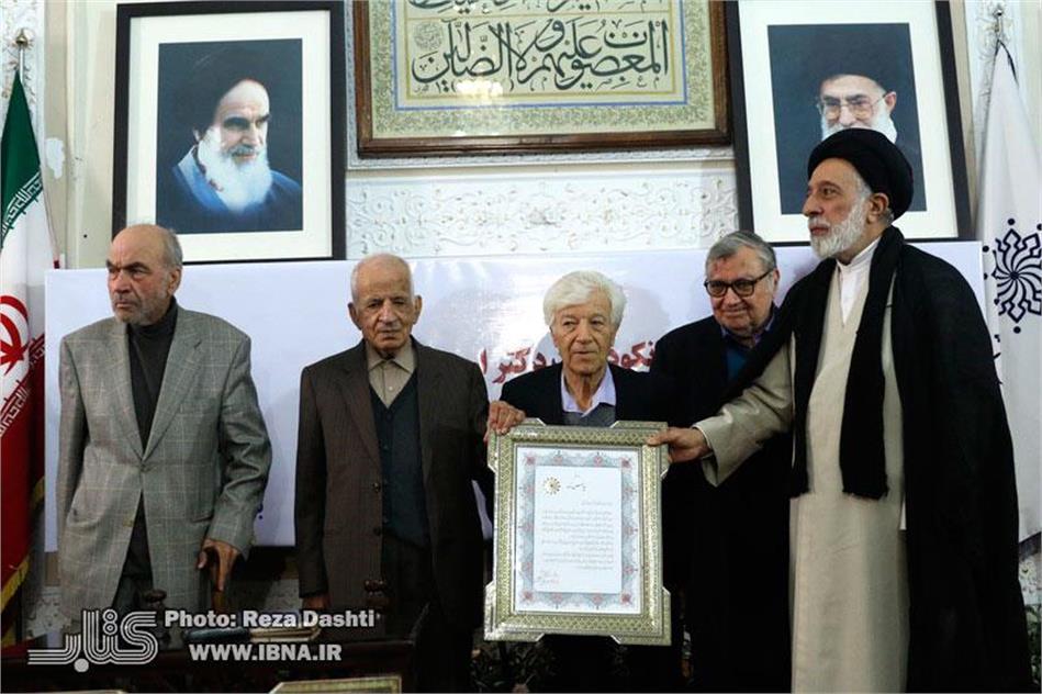 تجلیل از استاد دکتر احسان اشراقی در انجمن آثار و مفاخر فرهنگی