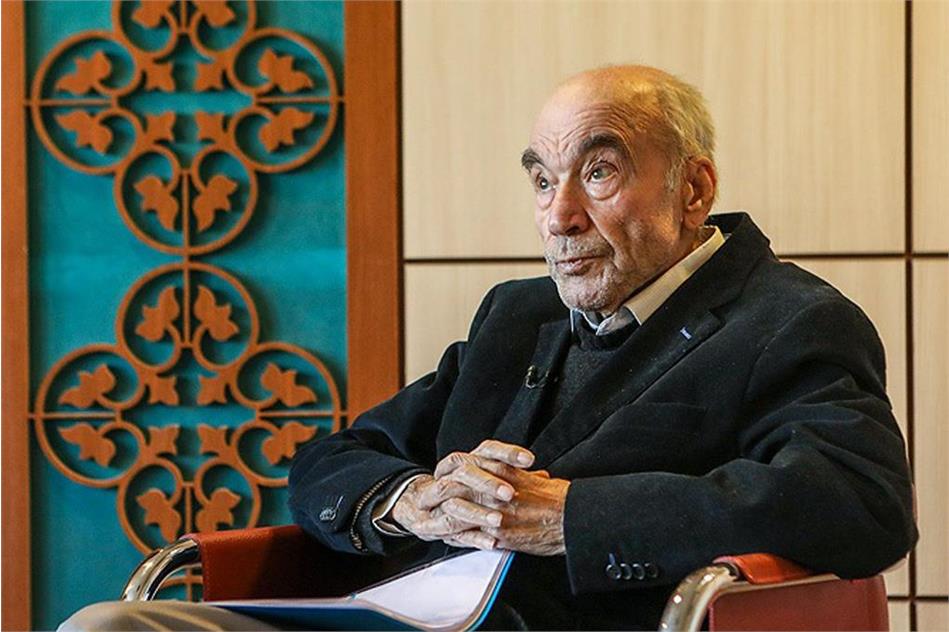 سیاست موفق سیاستِ مراعات دانایی و دانش است