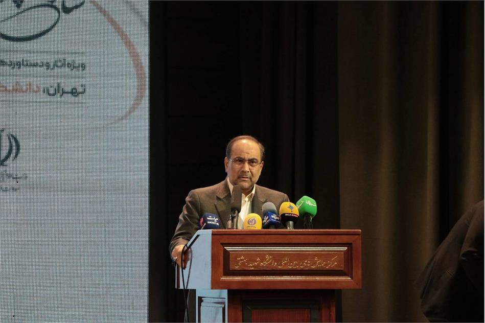 انجمن‌های علمی باید راهگشا باشند و با جامعه ارتباط برقرار کنند