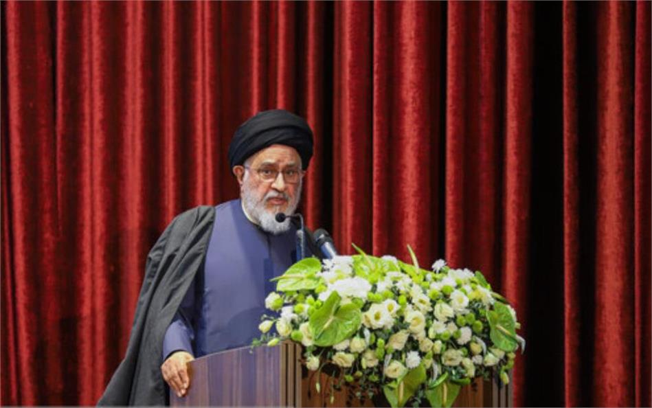 در اسناد حقوق بشر، کرامت انسانی به عنوان اصل بنیادین مطرح می‌شود