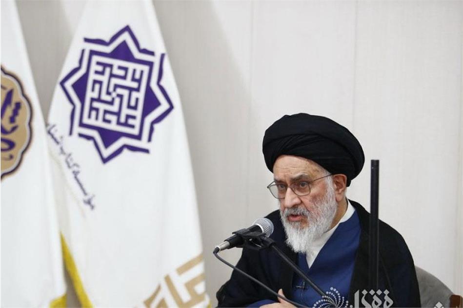 مرحوم آیت الله عبدالکریم حائری یزدی علاقه وافری به سادات داشت