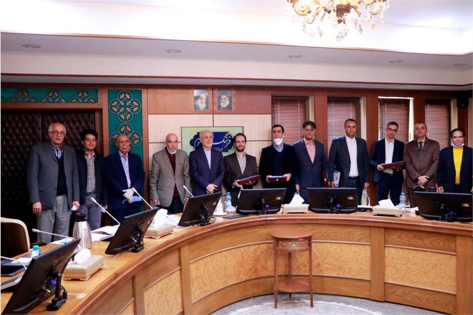 ۵ پژوهشگر جوان برجسته کشور در رشته های علوم پایه، منتخب فرهنگستان علوم معرفی و تجلیل شدند