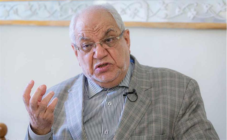 دانشمند بدون تعصب
