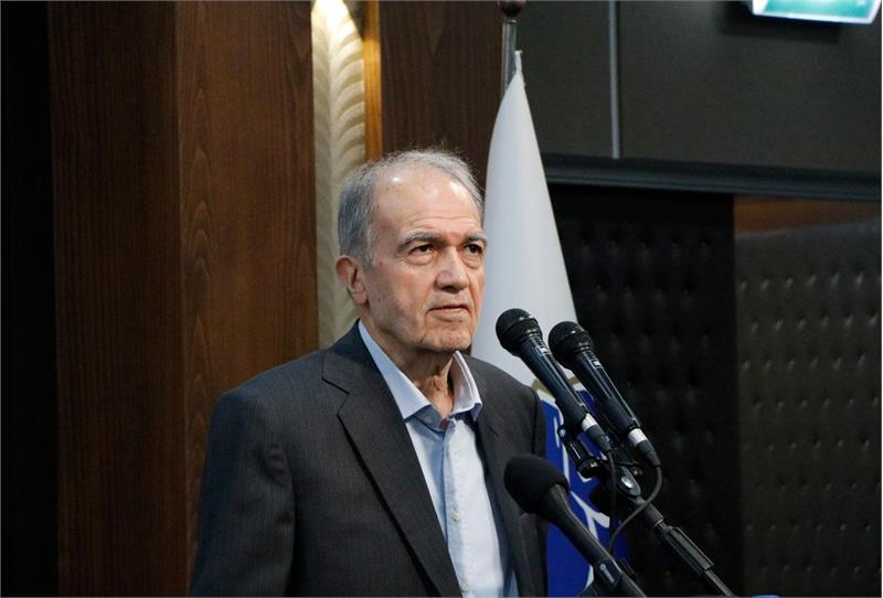 توسعه علمی بدون حمایت از علوم پایه ممکن نیست/ لزوم بهره گیری از دانش در خدمت صلح و عدالت