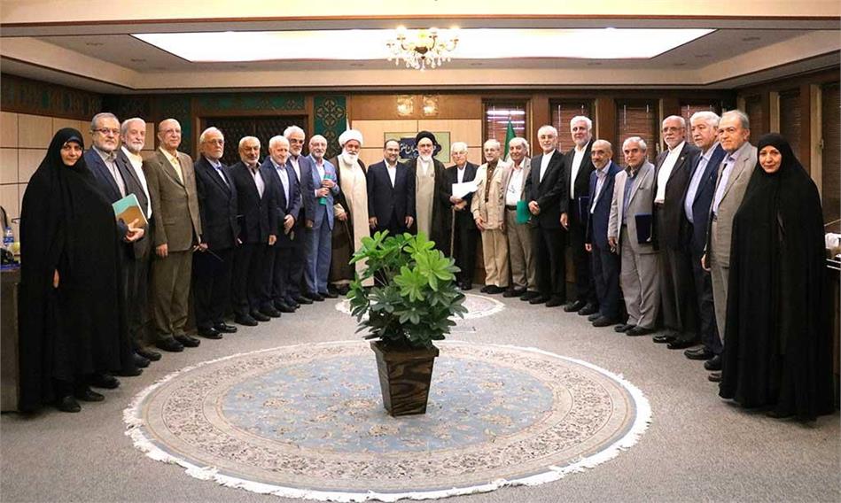 نشست معارفه و دیدار با اعضای پیوسته جدید فرهنگستان علوم