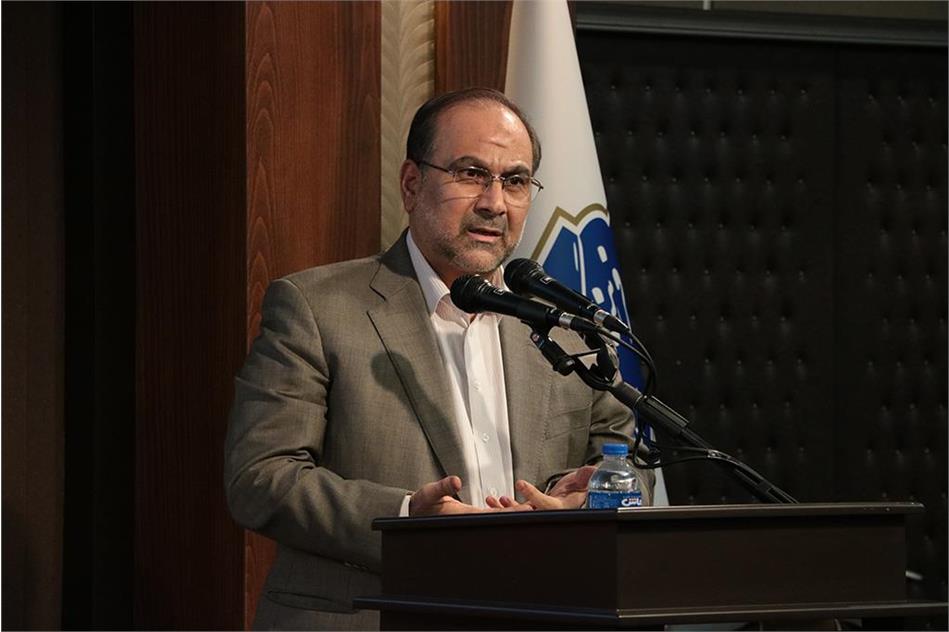 زبان فارسی قابلیت تبدیل به زبان علم را دارد