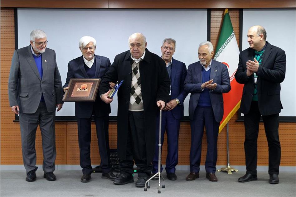 از دکتر مهرداد عابدی عضو وابسته فرهنگستان علوم تقدیر شد