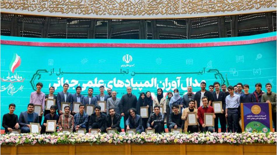 به عنوان نخبگان کشور، تلاش کنید دغدغه رفع مشکلات مردم در وجودتان نهادینه شود