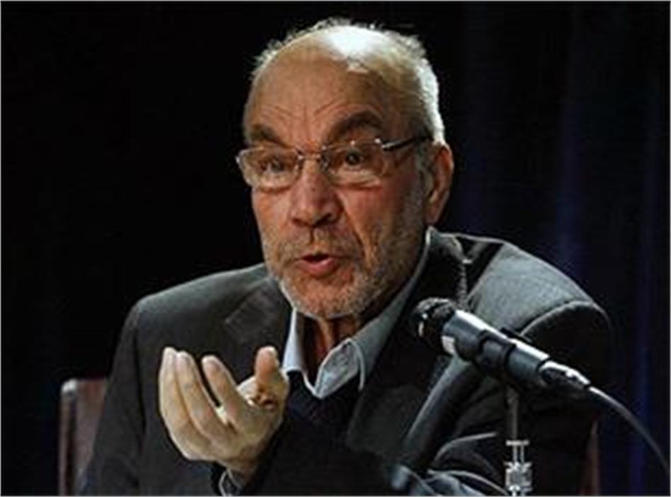 دکتر اسلامی ندوشن سیاسی نبود اما درک واقع بینانه و روشنی از سیاست داشت