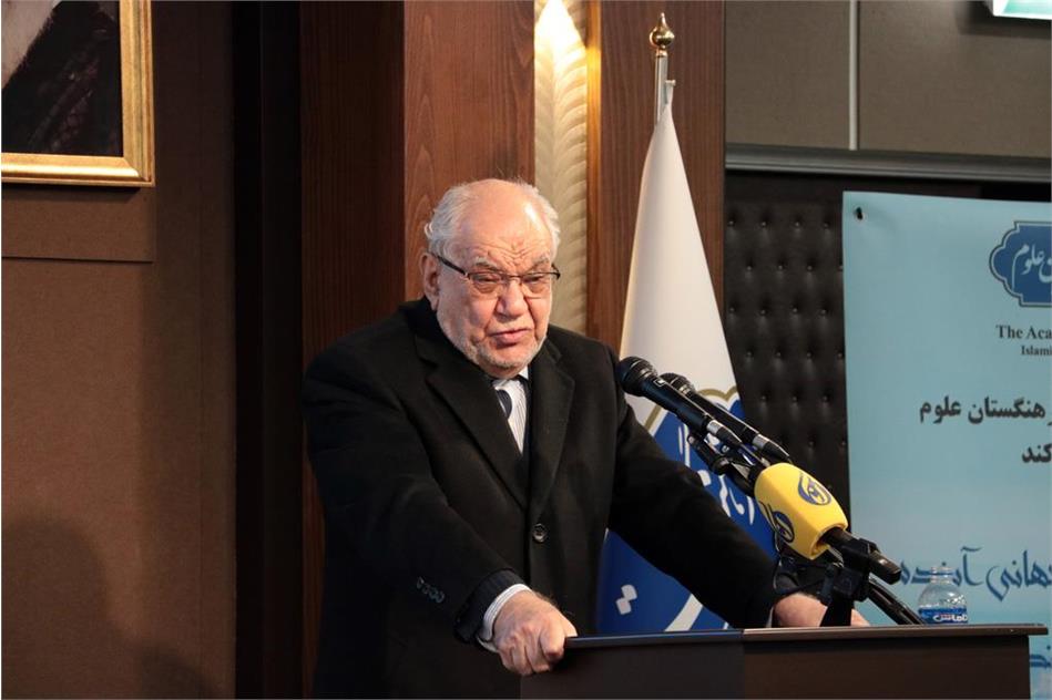 ایران می تواند کاربرد معنوی علم را محقق کند