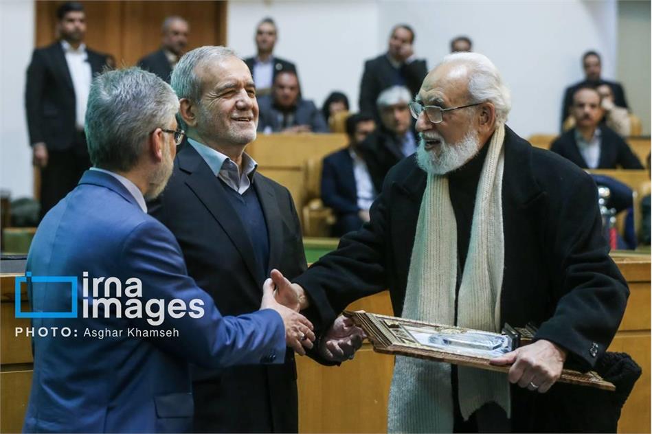 Prof. Rafipoor Receives the 15th Farabi International Award